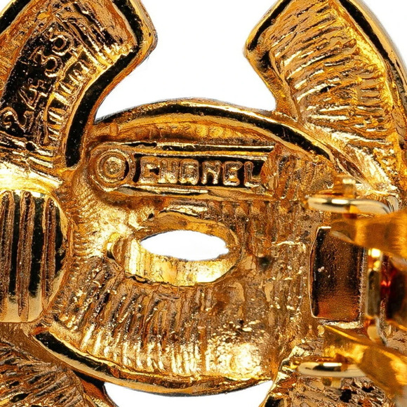 Chanel CC Matelasse Clip On Earrings  Metal Earrings in Excellent condition - Picture 3 of 5